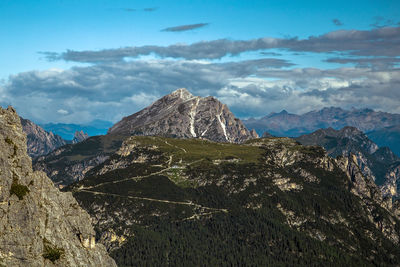 Monte piana hiking trail in trentino dolomite alps, italy, misurina