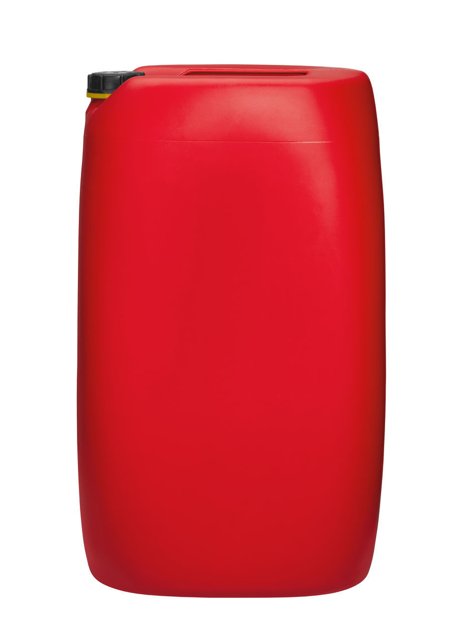CLOSE-UP OF RED APPLE