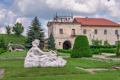 Zolochiv, ukraine 06.07.2021. zolochiv castle in galicia region of ukraine, on a sunny summer day