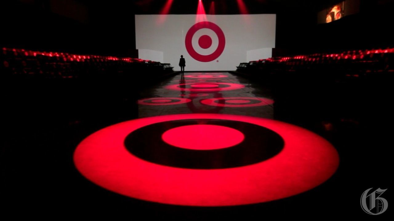 red, illuminated, text, night, communication, western script, indoors, capital letter, neon, close-up, sign, dark, lighting equipment, no people, circle, information sign, glowing, decoration, heart shape, symbol