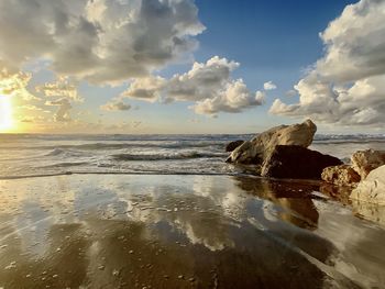 Scenic view of sea against sky
