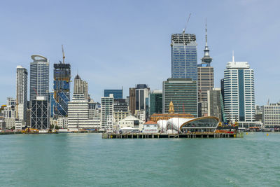 Skyline of auckland, a large city in the north island of new zealand