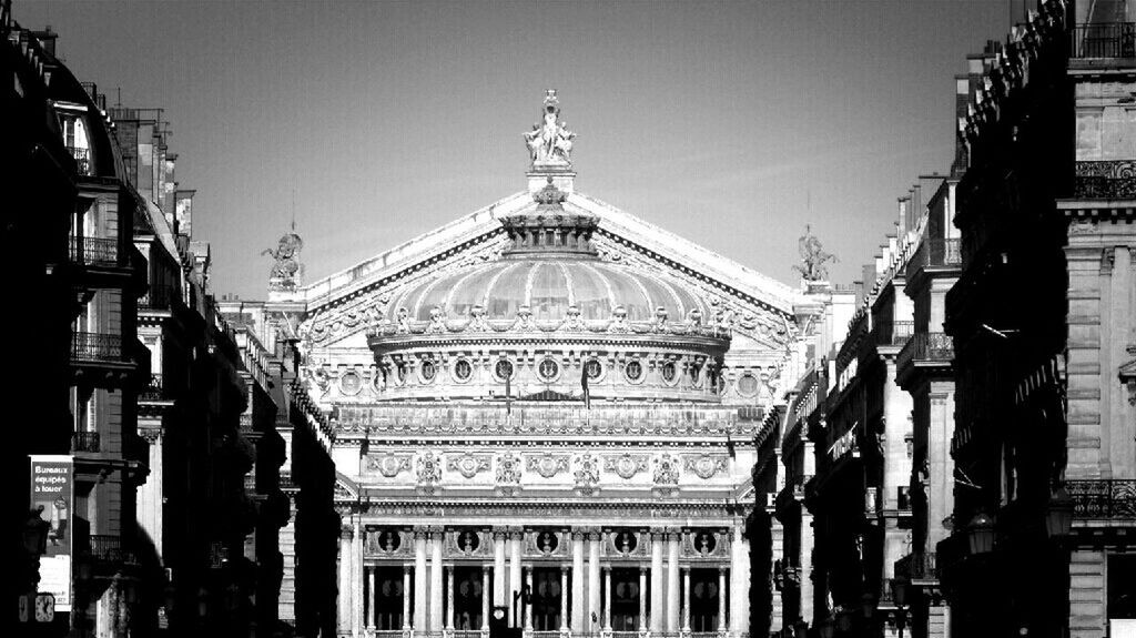 architecture, built structure, building exterior, religion, place of worship, spirituality, low angle view, famous place, clear sky, travel destinations, history, art and craft, ornate, tourism, church, art, day, temple - building, international landmark