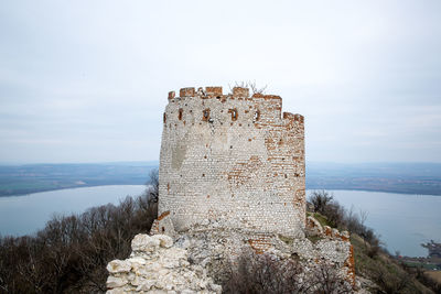 Old ruin building against sky