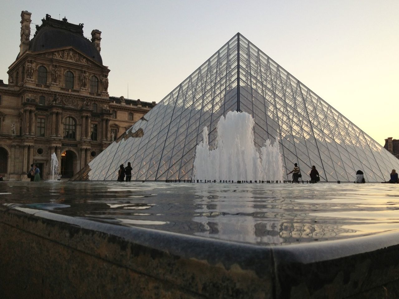 architecture, built structure, building exterior, famous place, international landmark, travel destinations, tourism, capital cities, city, travel, clear sky, fountain, water, history, incidental people, dome, sky, reflection, day, city life