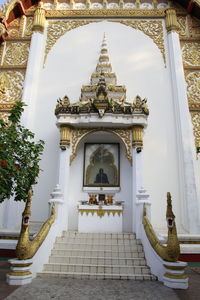 Statue of historic building