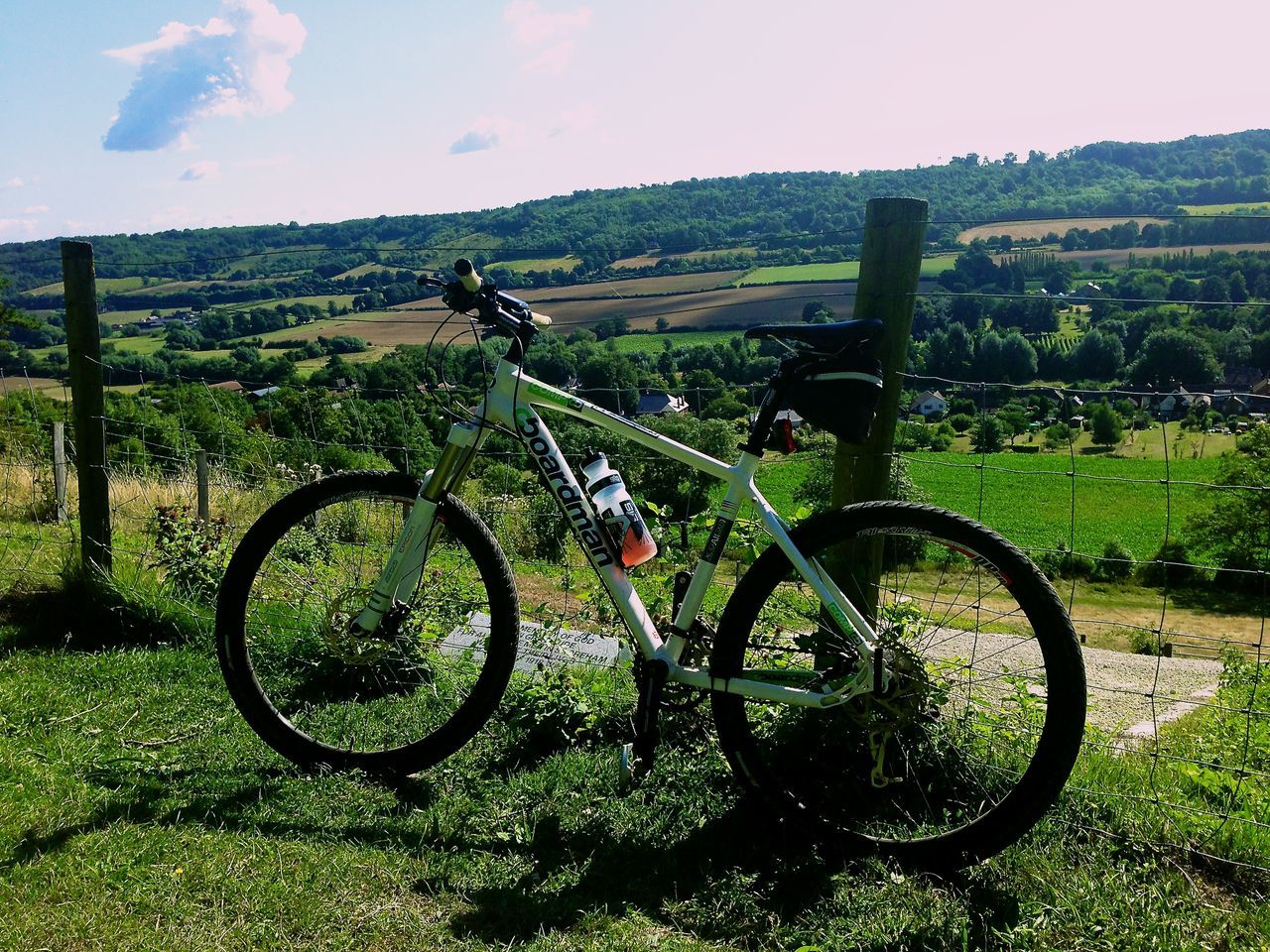 BICYCLE IN PARK