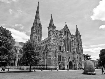 View of  salisbury cathedral against cloudy sky