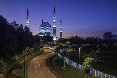 Sultan salahuddin abdul aziz shah mosque at sunrise