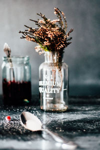 Water splashing in glass vase