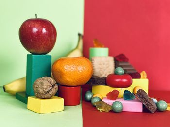 Close-up of apples in basket on table