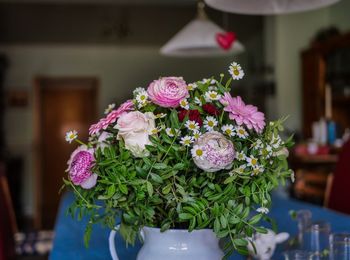 Close-up of flowers