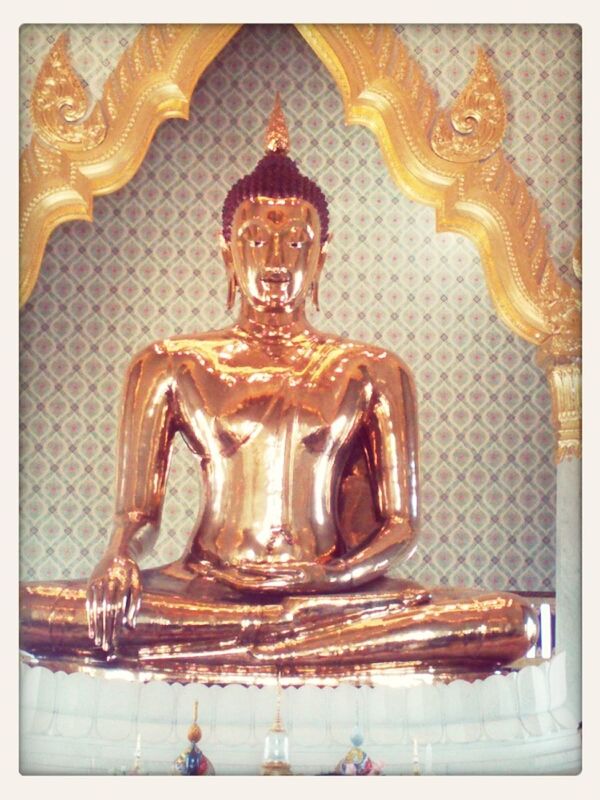 statue, human representation, sculpture, art and craft, religion, art, spirituality, place of worship, creativity, gold colored, famous place, buddha, ornate, indoors, carving - craft product, travel destinations, temple - building