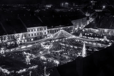 Traditional christmas market in the historic center of sibiu, transylvania, romania.