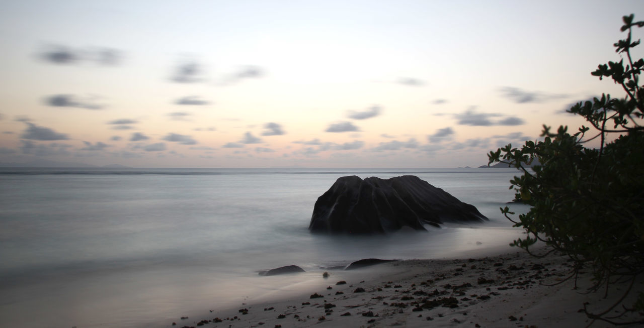 sea, scenics, beauty in nature, sky, tranquil scene, horizon over water, nature, sunset, tranquility, no people, water, beach, outdoors, day