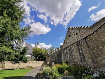 View of fort against cloudy sky