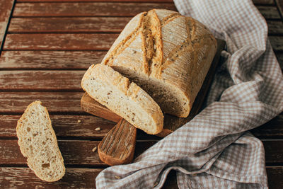 Close-up of bread on cutting board