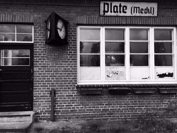 Information sign on window