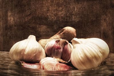 Close-up of garlic bulbs