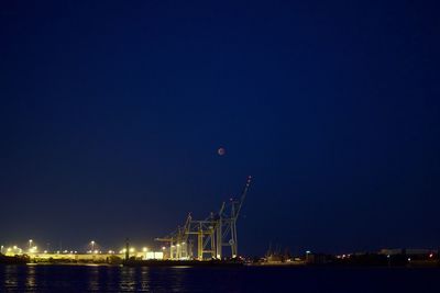 Moon in harbour