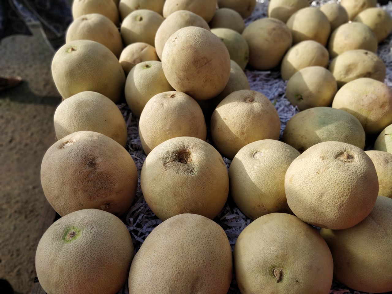 HIGH ANGLE VIEW OF FRUITS FOR SALE AT MARKET