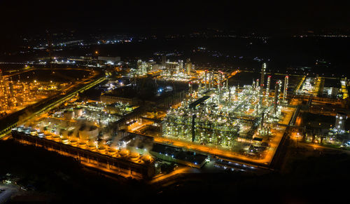 Storage oil tank of oil refinery or power plant.