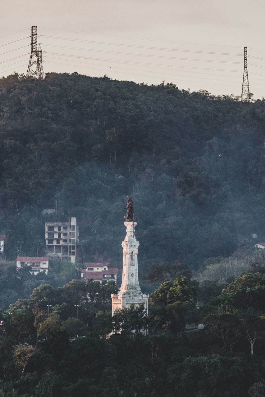 VIEW OF STATUE OF TOWER