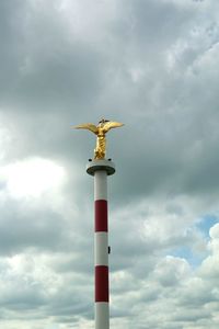 Low angle view of cloudy sky