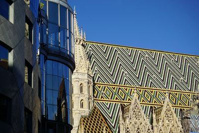 Low angle view of st stephens cathedral against clear blue sky