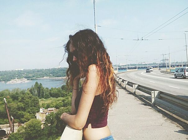 rear view, long hair, sea, adults only, one person, one woman only, sky, women, only women, young adult, adult, people, beach, day, curly hair, outdoors, one young woman only