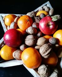 Close-up of oranges