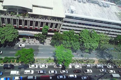 Traffic on road in city