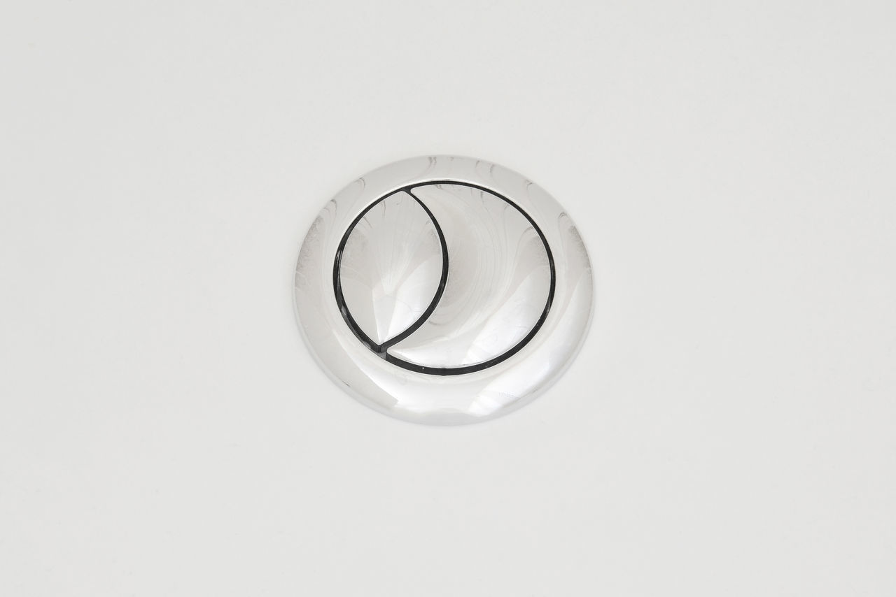 DIRECTLY ABOVE SHOT OF ELECTRIC LAMP ON WHITE BACKGROUND