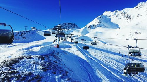 Overhead cable car in winter