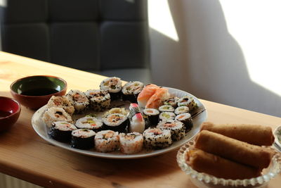 Close-up of sushi in plate on table