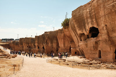 Dara or daras ancient city. tourists visit ruins of east roman fortress city in northern mesopotamia