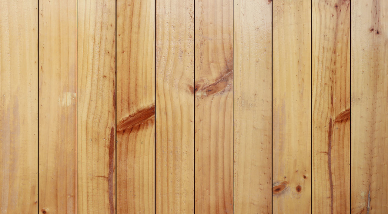 HIGH ANGLE VIEW OF WOODEN PLANKS ON FLOOR