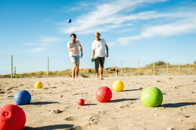 Tourists play