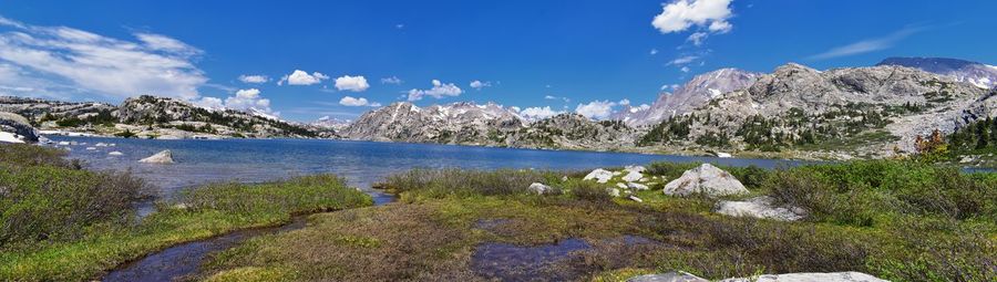 Island lake in the wind river range, rocky mountains, wyoming, titcomb basin elkhart park trailhead 