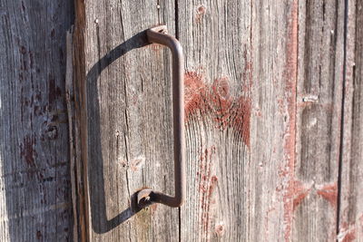 Close-up of rusty door knocker