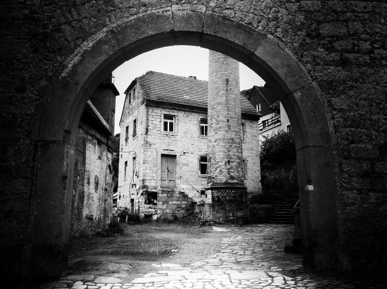 architecture, arch, built structure, archway, indoors, old, building exterior, stone wall, history, the way forward, abandoned, building, tunnel, brick wall, old ruin, arched, wall - building feature, entrance, narrow, window