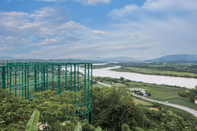 Skywalk, wat phra that pha ngao construction is nearing completion.