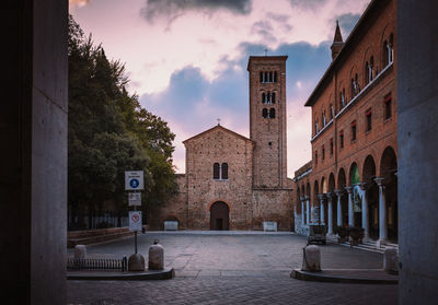 Ravenna / italy - august 2020. basilica of san francesco in the historic center of ravenna