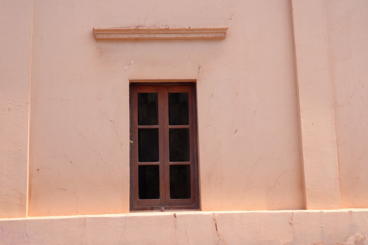 architecture, built structure, building exterior, wall, window, building, house, no people, wood, wall - building feature, white, door, residential district, brick, facade, entrance, day, red, outdoors, closed, old, security