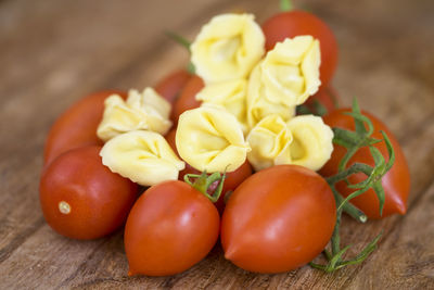 Tortellini with fresh tomatoes