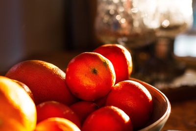 Close-up of apples in bowl