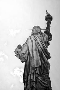 Statue of liberty against sky