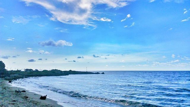 sea, water, horizon over water, sky, beach, scenics, tranquil scene, tranquility, beauty in nature, blue, shore, nature, idyllic, cloud - sky, coastline, cloud, wave, seascape, sand, outdoors