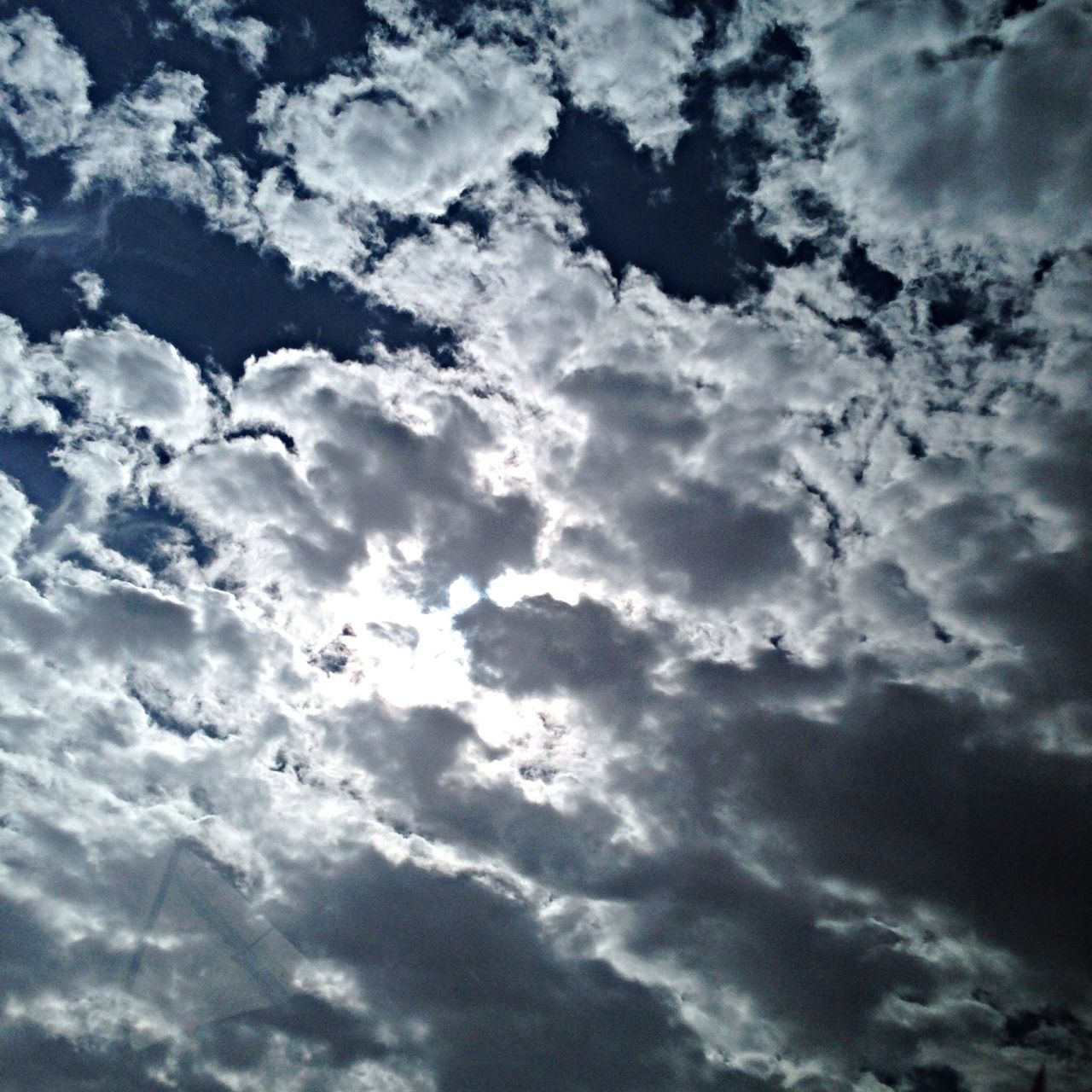 sky, low angle view, cloud - sky, sky only, cloudy, beauty in nature, cloudscape, tranquility, scenics, nature, backgrounds, tranquil scene, full frame, cloud, weather, white color, blue, idyllic, outdoors, fluffy