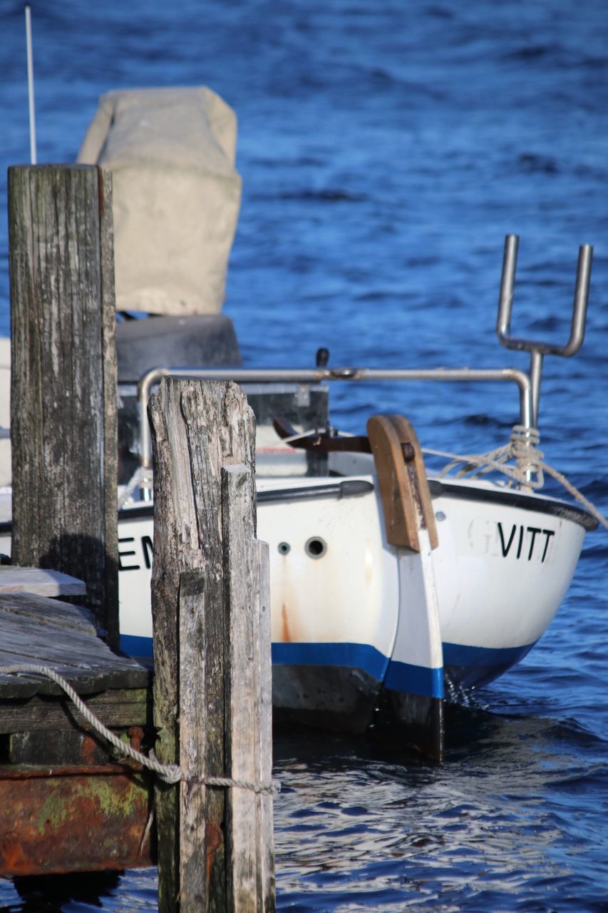 water, wooden post, sea, animal themes, rippled, animals in the wild, lake, focus on foreground, nautical vessel, bollard, wildlife, pier, seagull, perching, waterfront, river, nature, outdoors, harbor, day, ocean, no people, dock